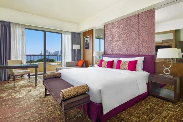 Отель Sofitel Philippines Plaza Manila в Манила: Hotel, 5 звёзд , 5 stars, Отель,