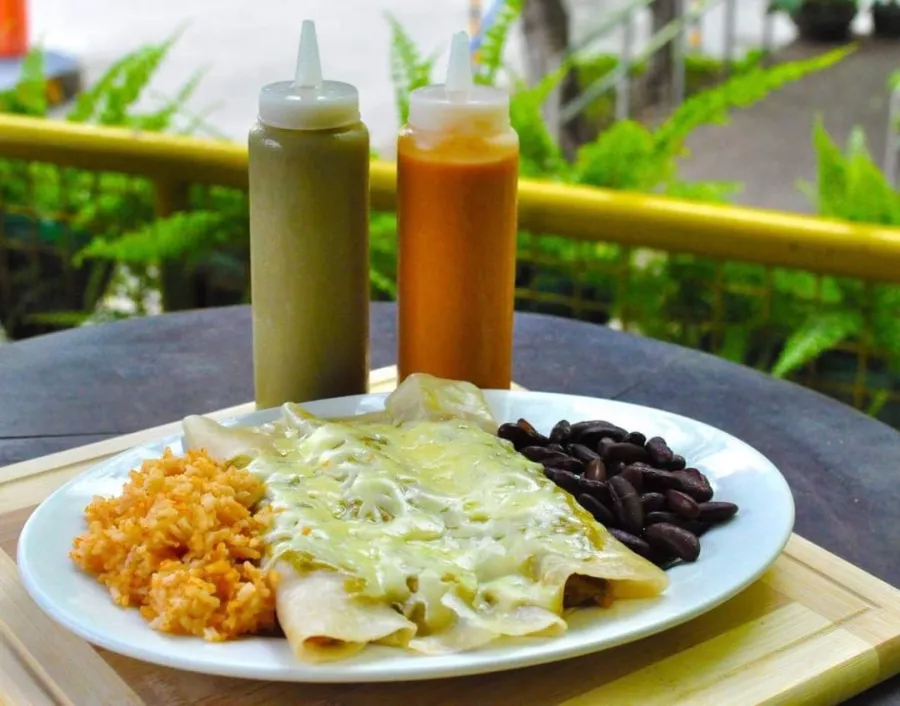 Кафе La Lucha Taqueria в Себу: Мексиканская кухня , Mexican food, Кафе, Cafe,