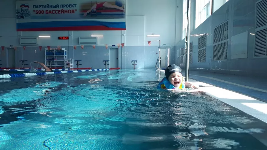Крытый плавательный бассейн Акваклуб в Ульяновске: Детям, Бассейн, Плавание,