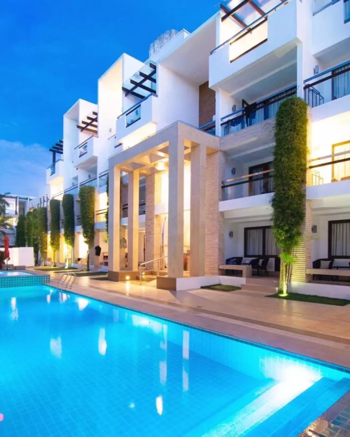 Отель The District Boracay в Боракай: Hotel, Swimming pool , Бассейн, Отель,