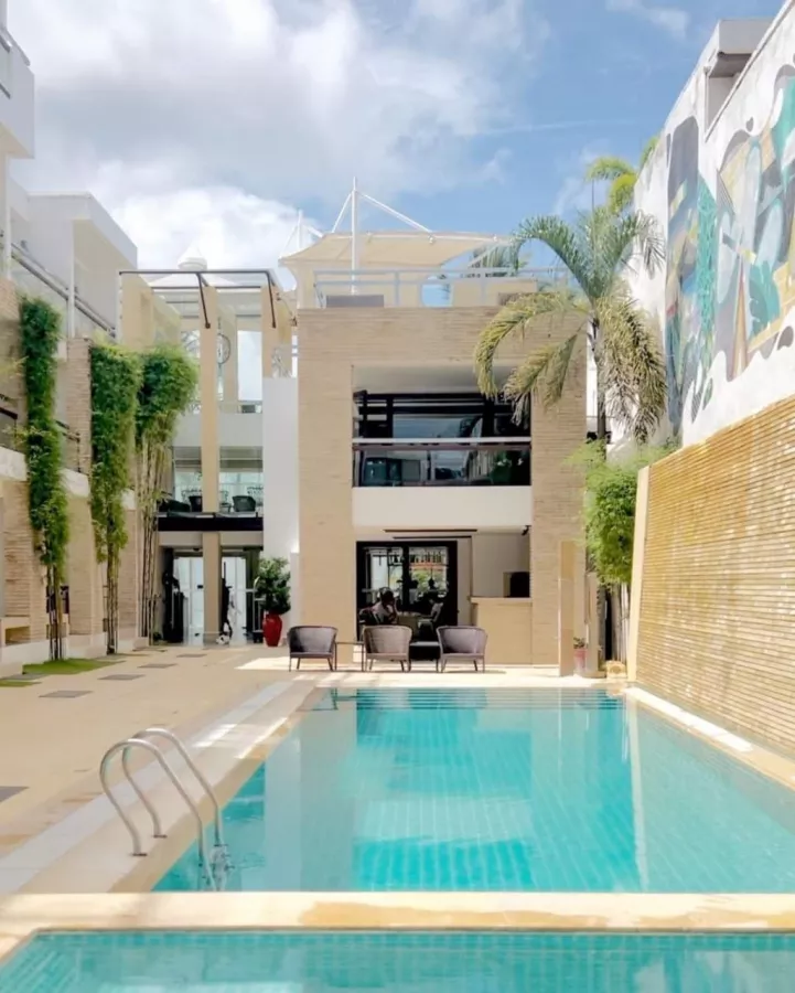 Отель The District Boracay в Боракай: Hotel, Swimming pool , Бассейн, Отель,