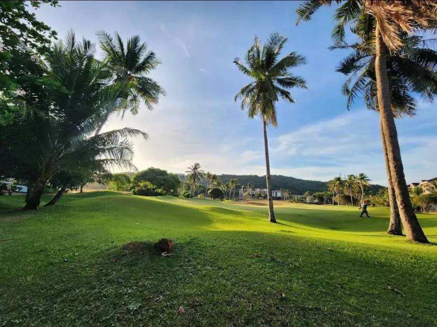 Отель Fairways and Bluewater Boracay в Боракай: Гольф , Golf, Hotel, Отель,