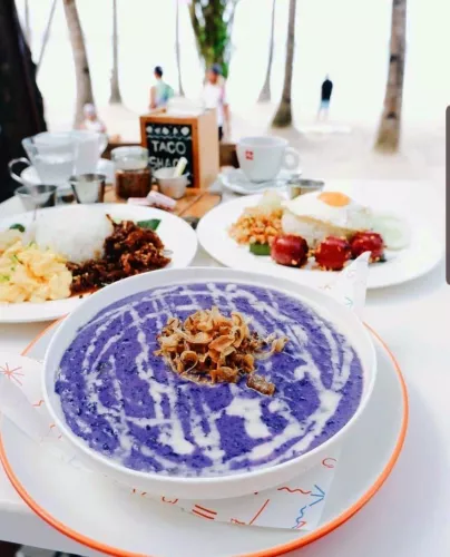 Кафе Cha Cha's  в  Боракай