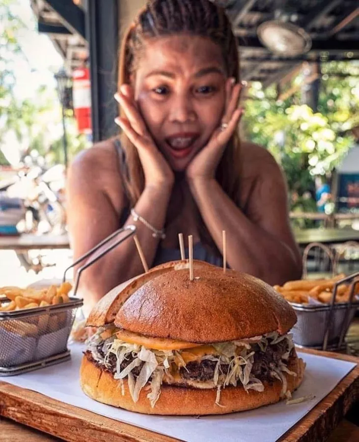 Бургерная SteamPunk в Боракай: Бургеры , Burgers, Milkshakes, Милкшейки,