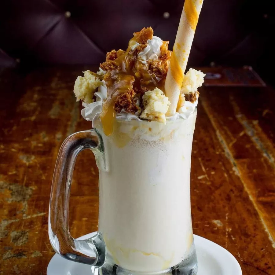 Бургерная SteamPunk в Боракай: Бургеры , Burgers, Milkshakes, Милкшейки,