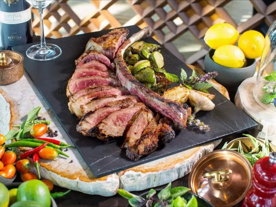 Ресторан Mosaic Latin American Grill в Боракай: Еда, Гриль, Ресторан,