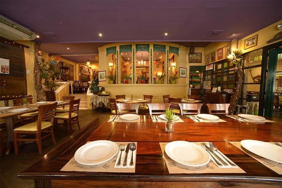 Ресторан Bistro Remedios в Манила: Restaurant , Филиппинская кухня, Filipino food , Ресторан,