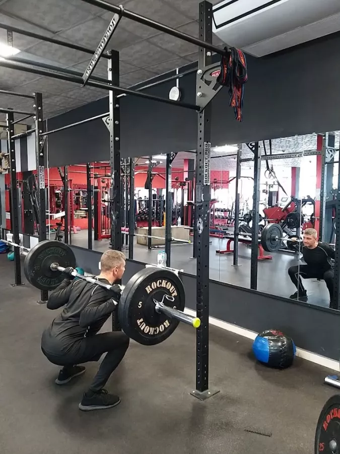 Спортивный зал FIGURA GYM в Ульяновске: Кардиозона, Тренажёрный Зал, Солярий, Сауна, Кроссфит, Консультация Тренера,