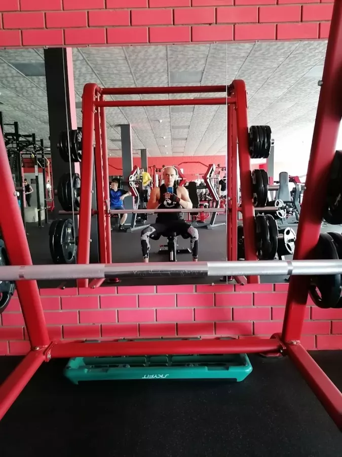 Спортивный зал FIGURA GYM в Ульяновске: Кардиозона, Тренажёрный Зал, Солярий, Сауна, Кроссфит, Консультация Тренера,
