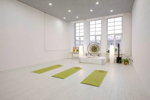 Йога Центр Aura  в  Санкт-Петербурге