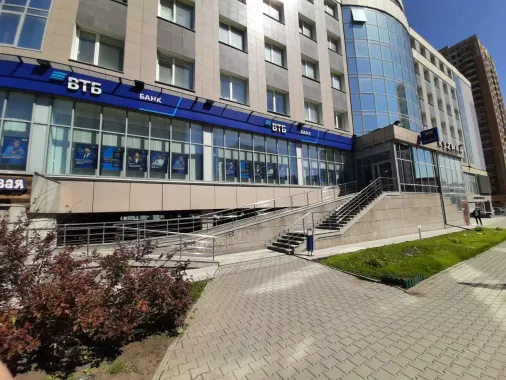 Банк "ВТБ" на ул. Крылова 36. 