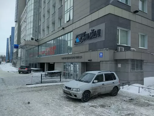 Банк "ВТБ" на ул. Крылова 36. 