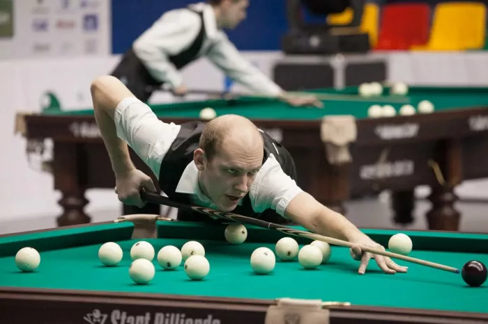 Бильярдный клуб "Тройка"