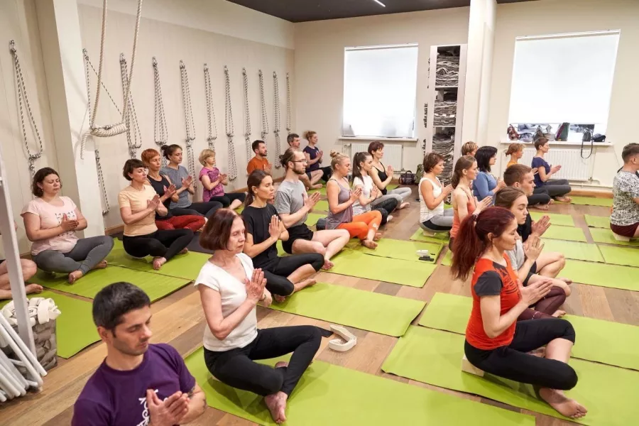 Школа Йоги Iyengar в Санкт-Петербурге: Йога , Yoga, Растяжка , Медитация , Meditation , Stretching ,