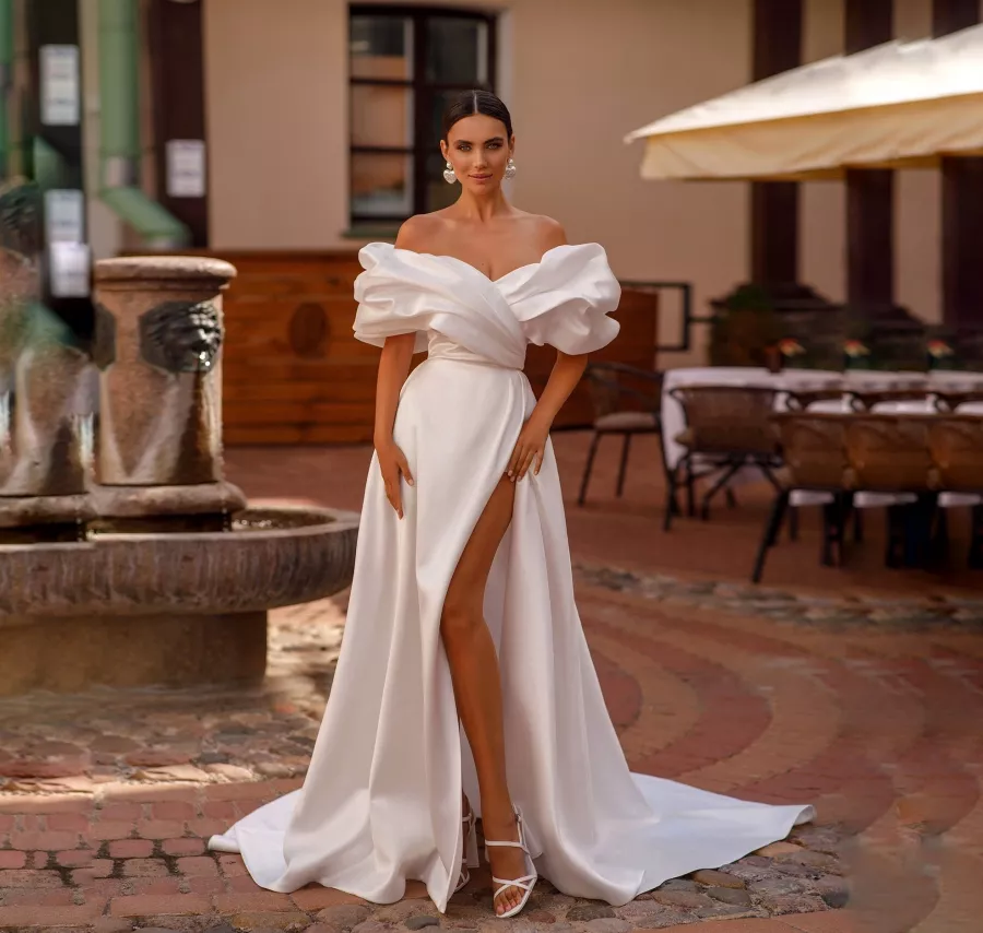 Свадебный салон PRIMA BRIDAL в Москве: Свадебный салон, Свадебное платье, Диадемы, Бракосочетание , Салон, Для влюбленных, Невеста ,