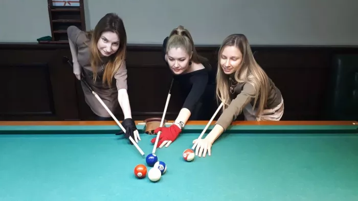 Бильярдный клуб "12 Футов"