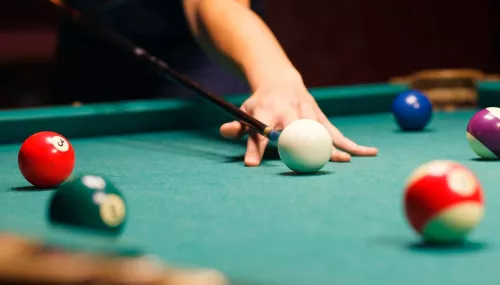 Бильярдный клуб  в  Санкт-Петербурге