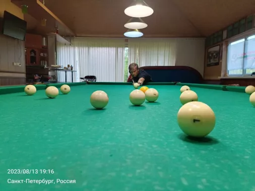 Бильярдный клуб на 9 линии