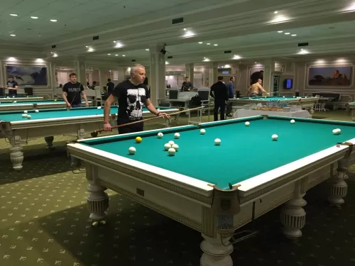 Бильярдный клуб Асаки в Москве
