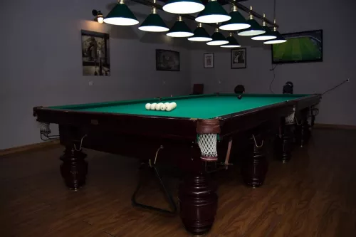 Бильярдный клуб Лига  в  Москве