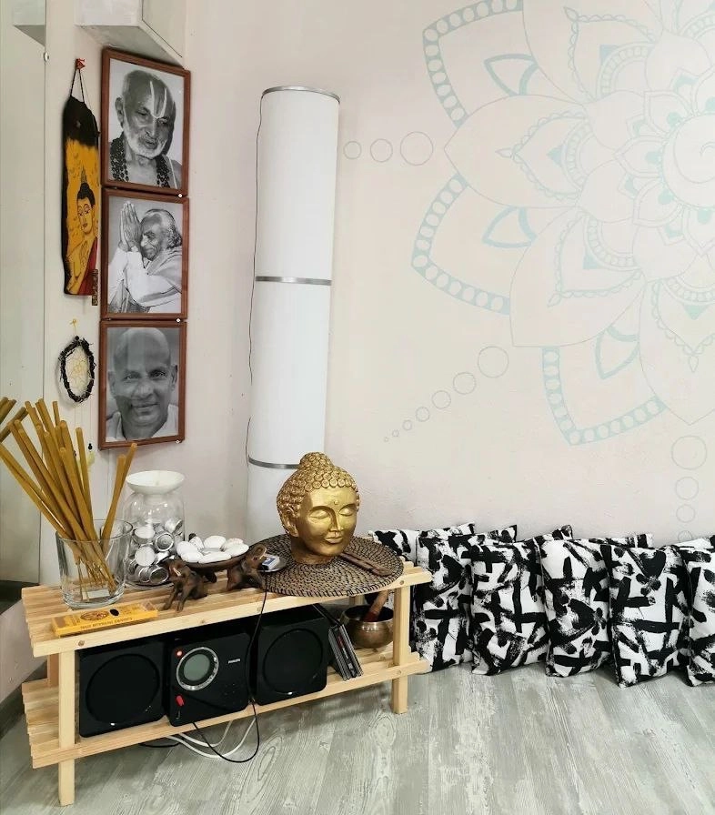 Студия Йоги KovrikClub в Санкт-Петербурге: Йога , Студия, Yoga, Studio, Массаж, Растяжка , Massage, Stretching ,