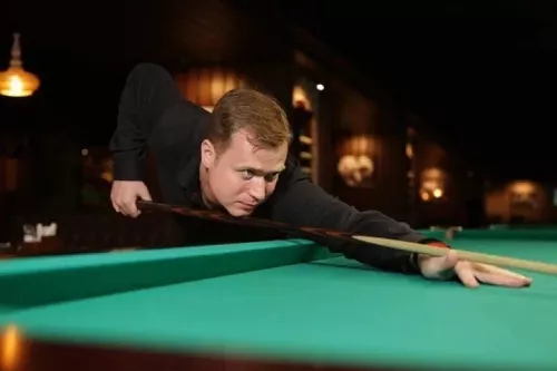 Школа бильярда Александра Чепикова  в  Москве