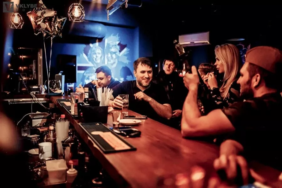 Караоке-клуб Movie bar в Сочи: Вечеринки, Танцы, Веселье, Песни,