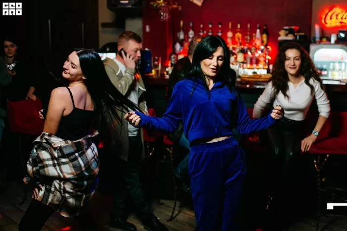 Караоке-клуб Moulin Room  в  Адлере