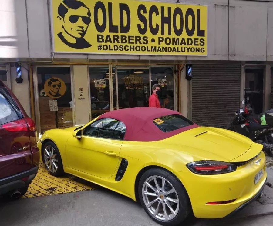 Барбершоп Old School Barbers and Pomades в Манила: Красота, Барбершоп, Баскетбол, Парикмахер,