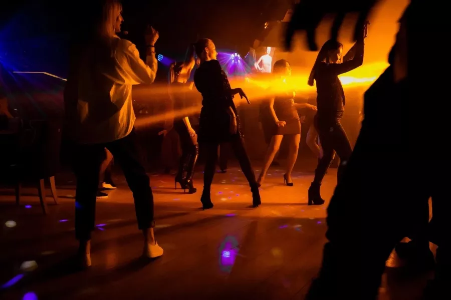 Караоке-клуб Air Music Hall в Новороссийске: Вечеринки, Танцы, Песни, Музыка,