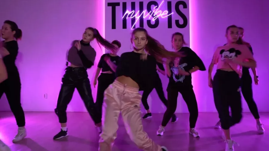 Танцевальная студия MyVibe в Новосибирске: Танцы, Школа, Хореография, Тренировка, Учимся,