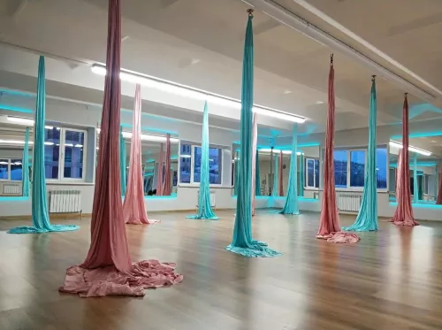 Школа танцев Foxtrot  в  Новосибирске