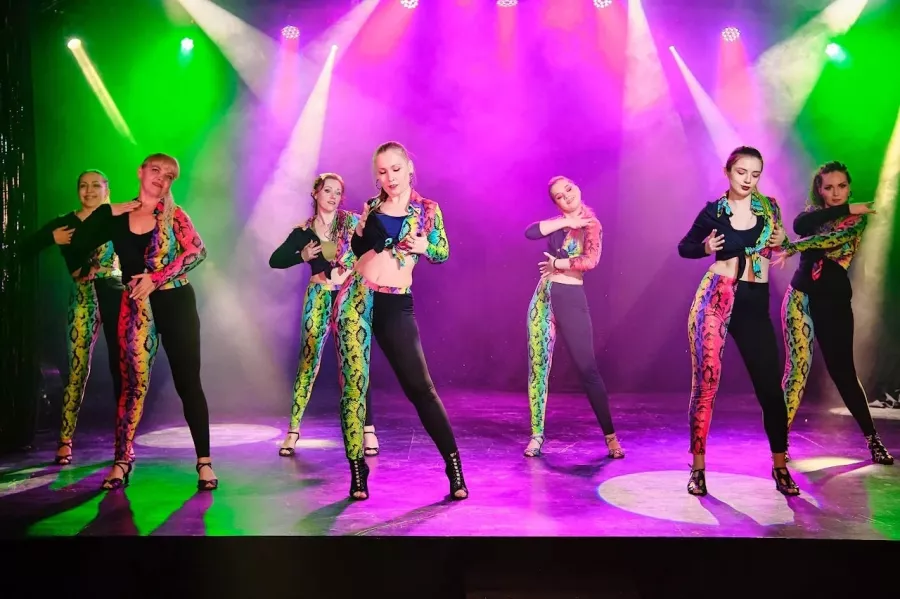 Студии танцев Ipanema&Paraiso в Новосибирске: Танцы, Хореография, Зал, Тренировка, Бачата, Сальса, Хип-хоп, Йога, Учимся,