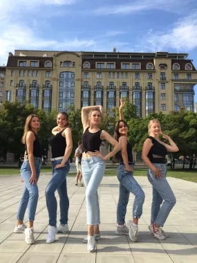 Танцевальная студия "LATINAS"