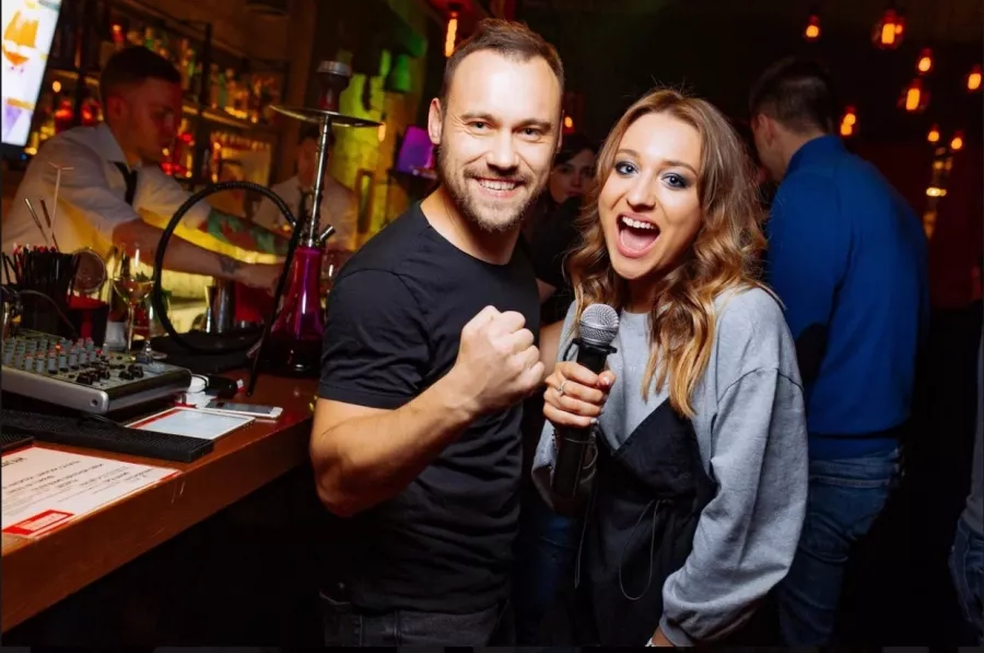 Караоке-кабинка The Out Bar в Екатеринбурге: Вечеринки, Танцы, Песни, Музыка,