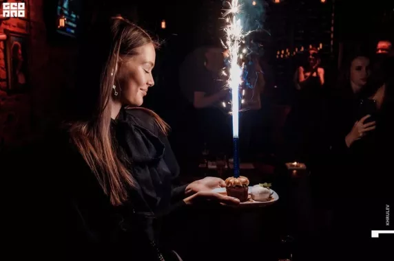 Караоке-кабинка "The Out Bar"