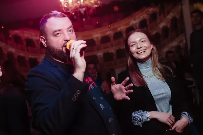 Караоке-клуб "Сто Друзей"