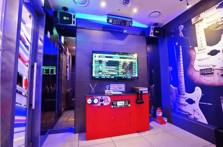 Караоке-кабинка Bellis в Новосибирске: Вечеринки, Танцы, Песни, Музыка,