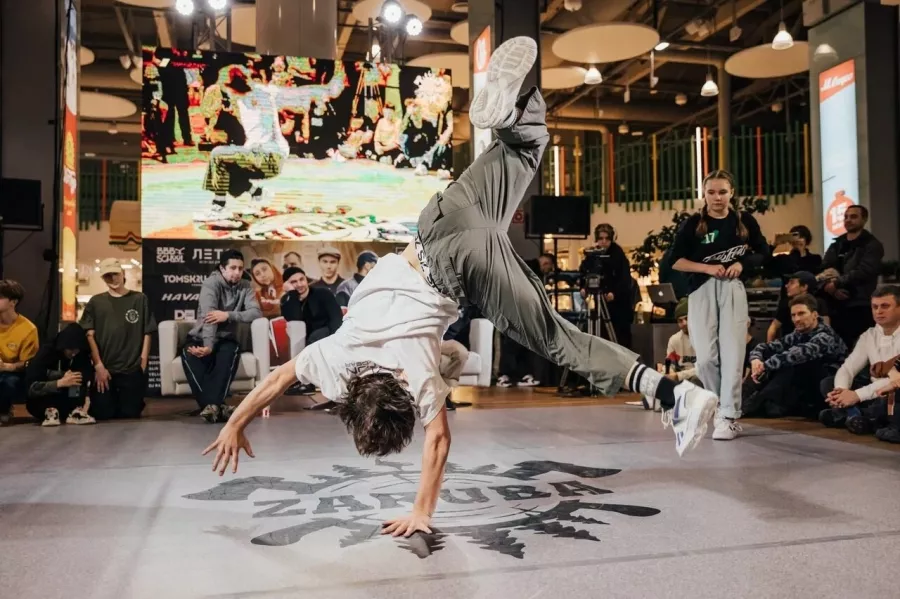 Школа Танцев Бит Бомбит в Новосибирске: Танцы, Хореография, Зал, Тренировка, Учимся, Школа,