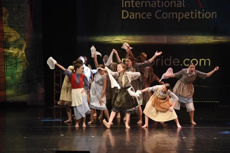 Танцевальный клуб Небесные ласточки  в  Новосибирске