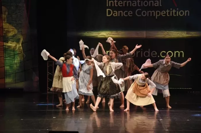 Танцевальный клуб Небесные ласточки  в  Новосибирске