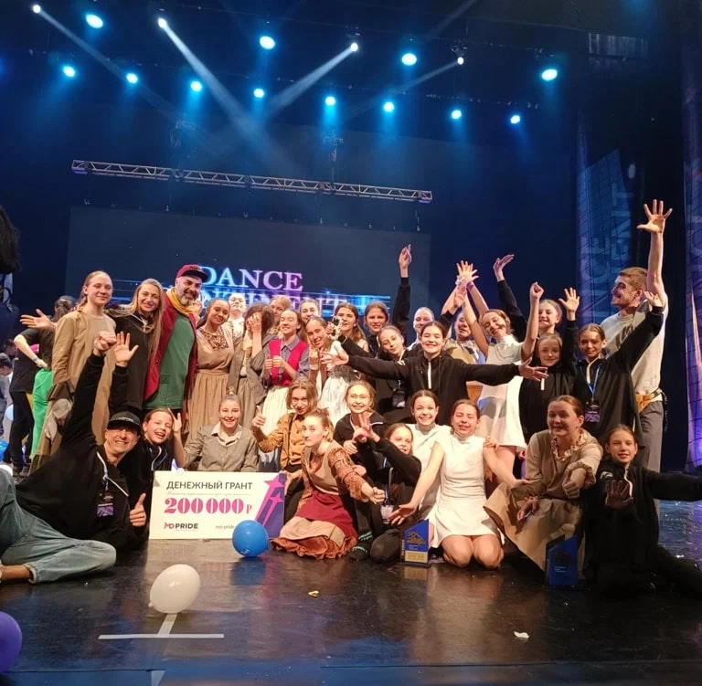 Танцевальный клуб Небесные ласточки в Новосибирске: Танцы, Хореография, Зал, Тренировка, Учимся, Школа,