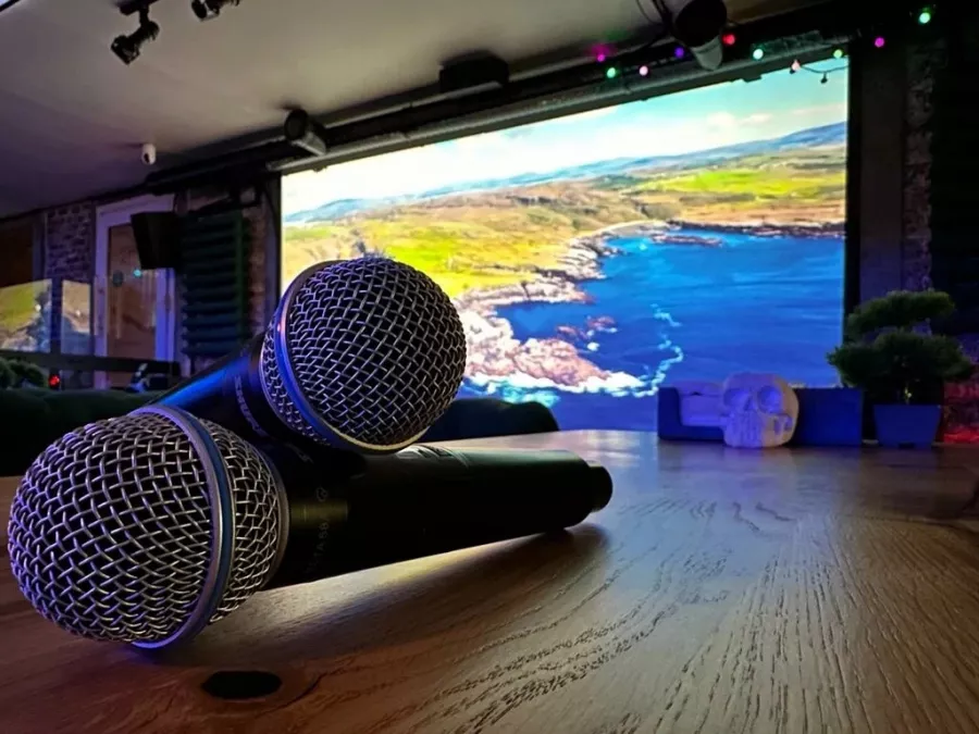 Караоке-клуб Liberty Lounge Bar в Санкт-Петербурге: Вечеринки, Танцы, Чилим, Песни,