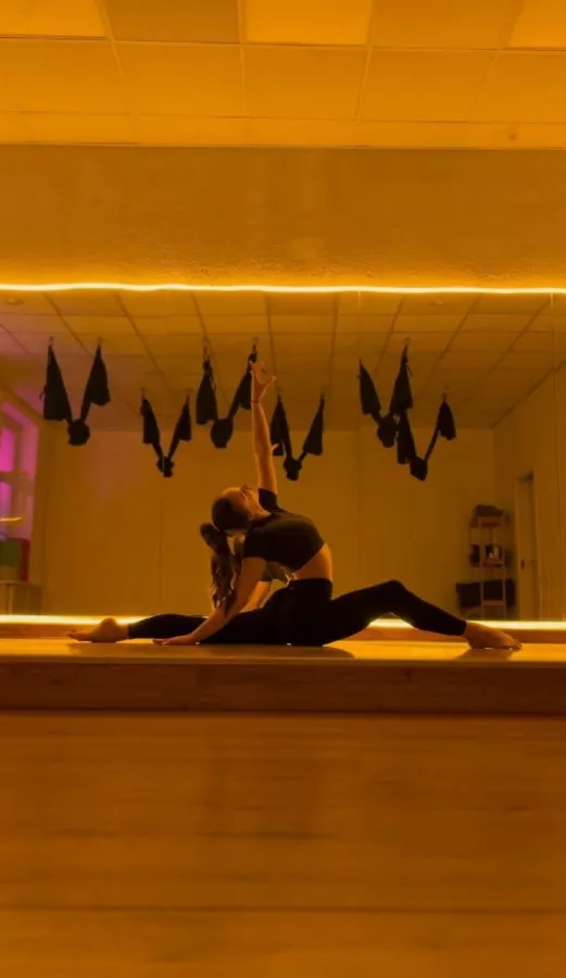 Студия Растяжки и Аэройоги Intense в Санкт-Петербурге: Йога , Растяжка, Yoga, Stretching , Aero Yoga, Аэройога, Стрейчинг, Гвоздестояние, Качалка, аэро йога, Гвоздетерапия,