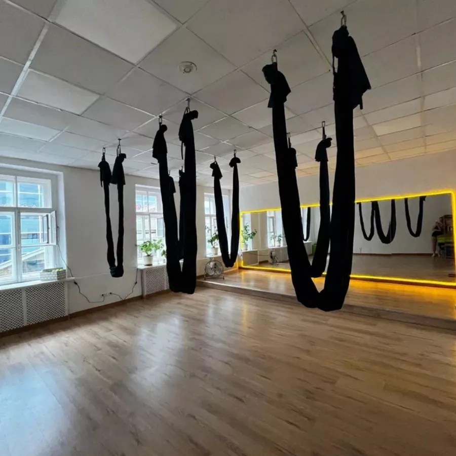 Студия Растяжки и Аэройоги Intense в Санкт-Петербурге: Йога , Растяжка, Yoga, Stretching , Aero Yoga, Аэройога, Стрейчинг, Гвоздестояние, Качалка, аэро йога, Гвоздетерапия,