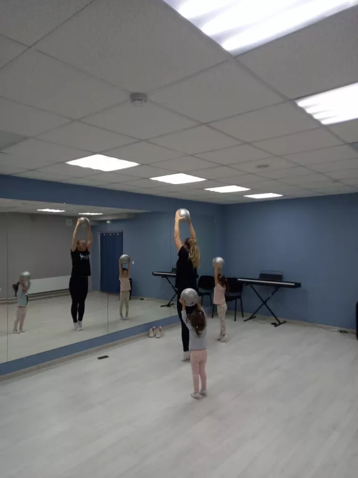 Танцевально-эстрадный центр "Rivers"