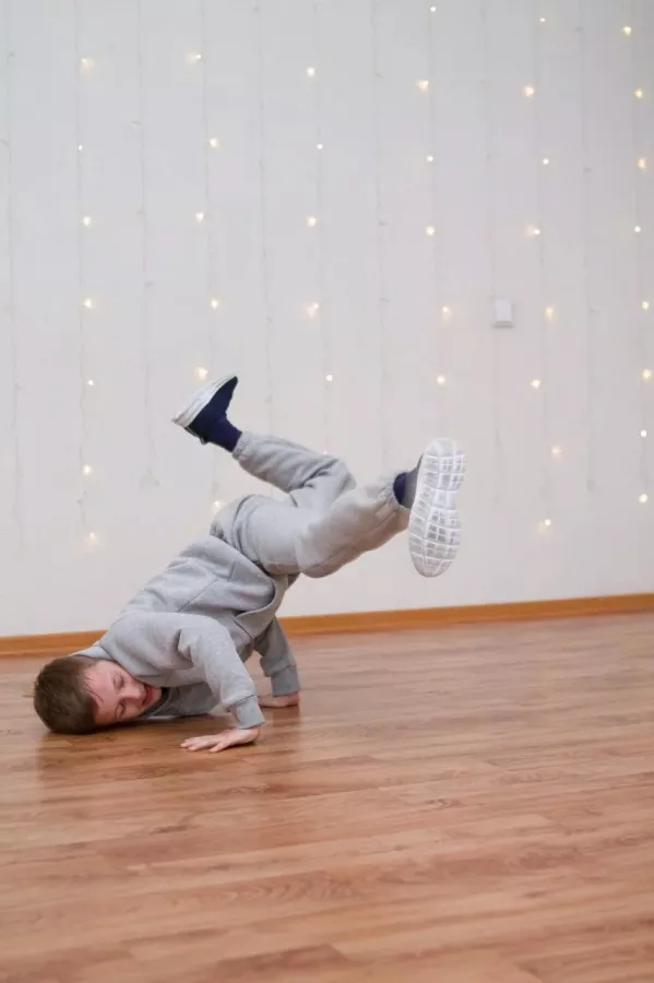 Танцевальная школа Fun Dance в Новосибирске: Танцы, Зал, Хореография, Брейк-данс, Школа танцев,