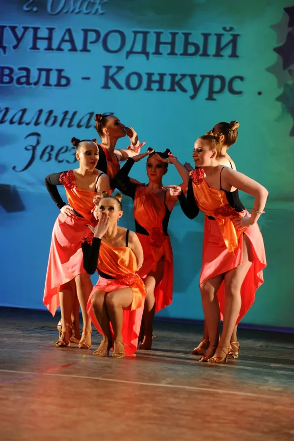 Танцевально-спортивный клуб Зодиак-Сибирь в Новосибирске: Танцы, Зал, Хореография, Тренировка, Школа танцев,