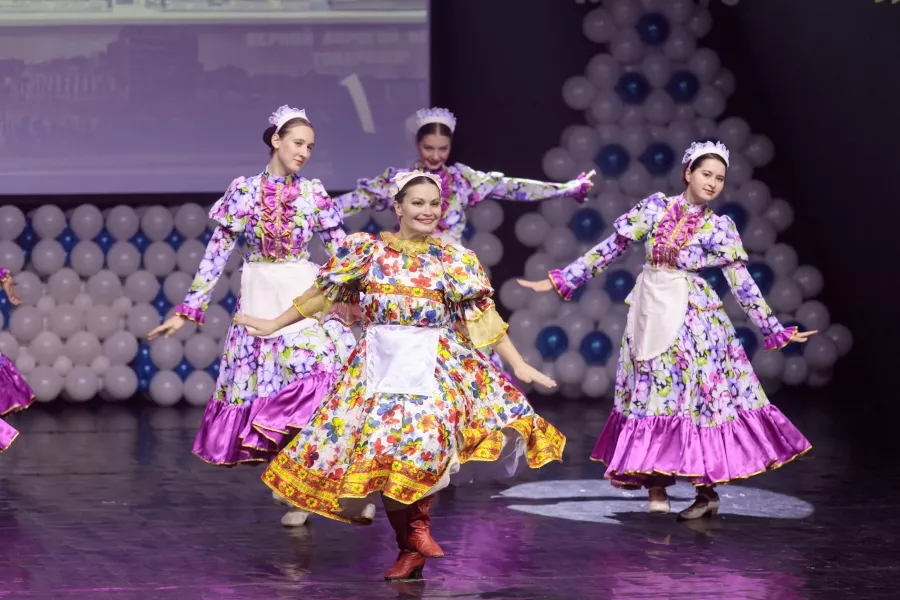 Ансамбль народного танца Любава в Новосибирске: Танцы, Зал, Хореография, Культура, Школа, Учимся,