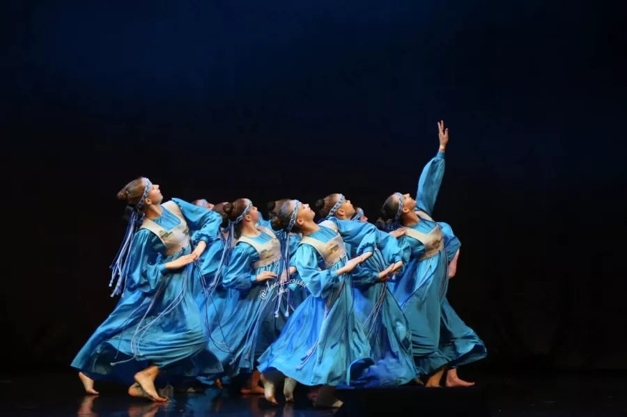 Образцовый театр танца Хрустальный башмачок в Новосибирске: Танцы, Хореография, Зал, Тренировка, Школа, Учимся,